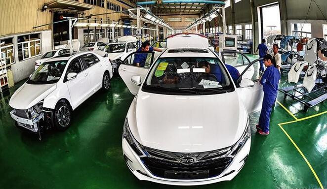 新能源補貼“鎖定”車企年利潤 比亞迪預(yù)增八成金龍汽車凈利大降
