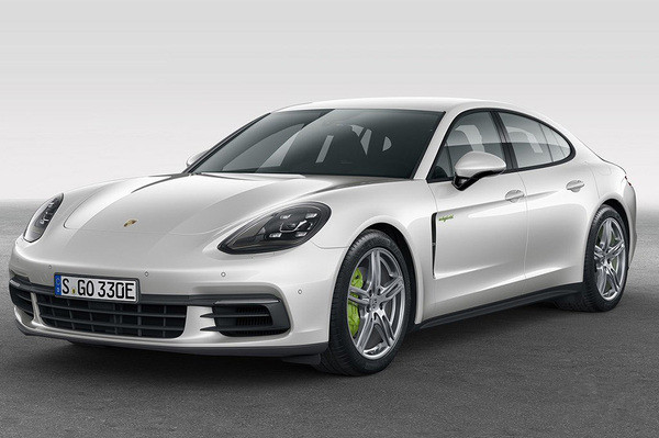 售價(jià)143.80萬(wàn) 保時(shí)捷Panamera 4混動(dòng)亮相