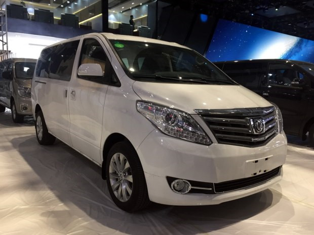 2017上海車(chē)展探館:東風(fēng)風(fēng)行新款CM7