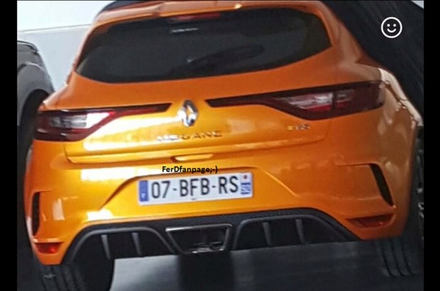 尾部造型夸張 全新梅甘娜R.S.實車曝光