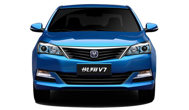 長安悅翔新車買回19天自燃燒成骨架 車主與4S店交涉無果