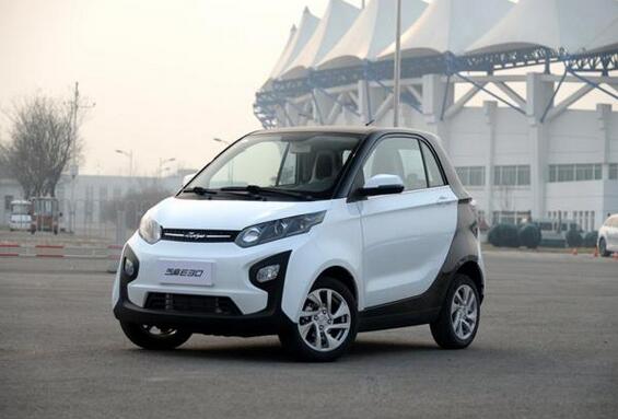 眾泰芝麻新能源汽車(chē) 小不點(diǎn)車(chē)卻賣(mài)17.98萬(wàn)