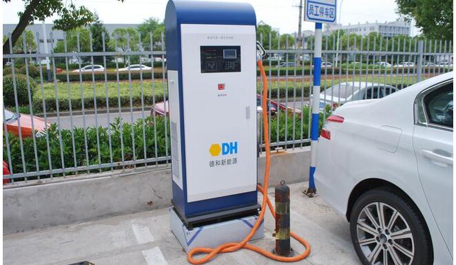 北京近半充電樁遭燃油車占位 新能源汽車充電太難