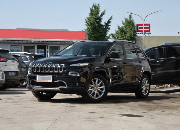 售24.98萬元 Jeep自由光2.4L專業(yè)版上市
