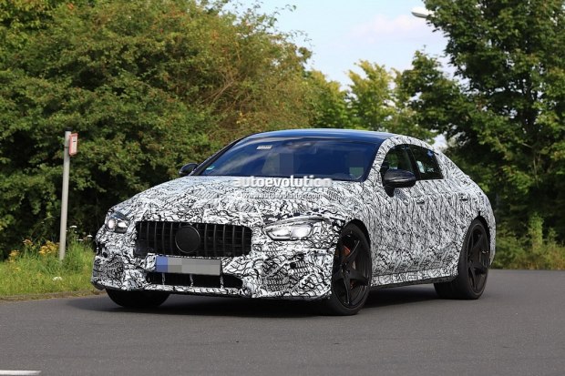 家族風(fēng) AMG GT Concept量產(chǎn)版內(nèi)飾諜照