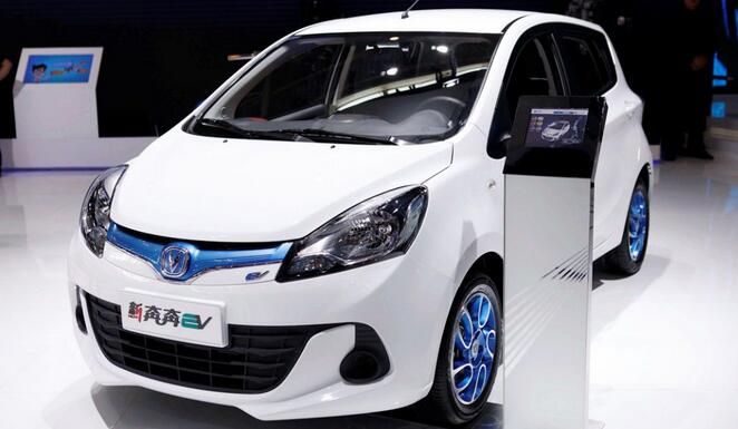 長安汽車業(yè)績承壓尋路新能源 2025年停售傳統(tǒng)燃油車