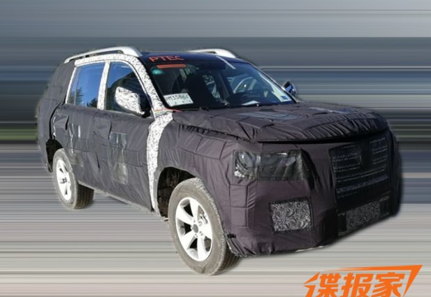 定位七座SUV 榮威RX8預(yù)告圖曝光