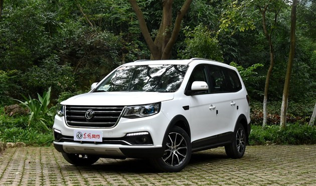新增手動(dòng)豪華型車款 東風(fēng)風(fēng)行SX6售8.29萬元