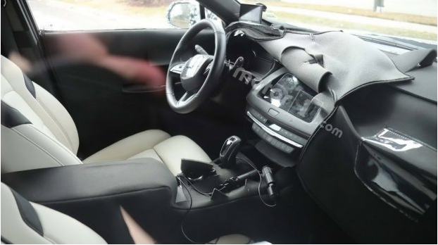 奧迪Q3新晉對手 凱迪拉克XT4內(nèi)飾曝光