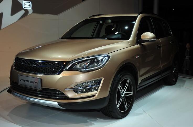 眾泰大邁X5車門和座椅竟然出現(xiàn)開裂的情況