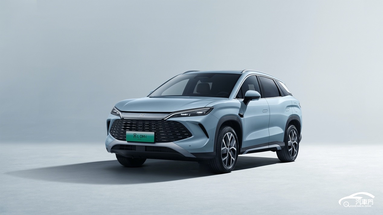 汽車停在路上

描述已自動(dòng)生成
