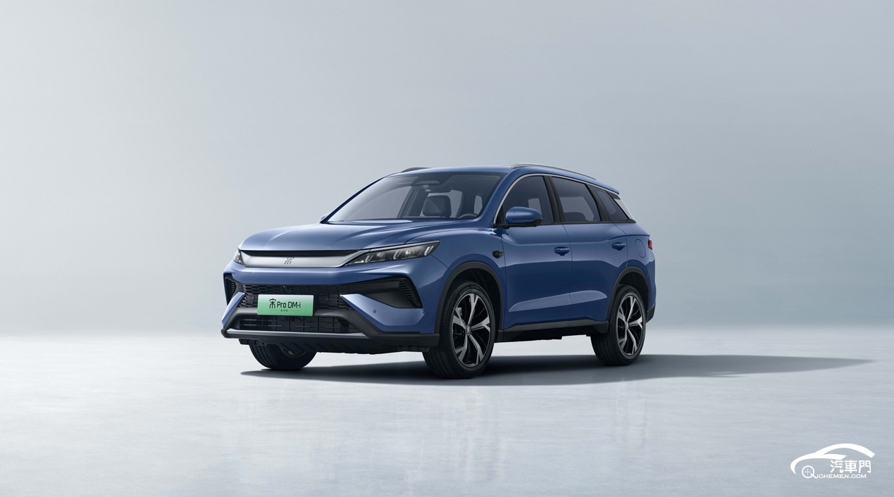 汽車行駛在路上

描述已自動(dòng)生成