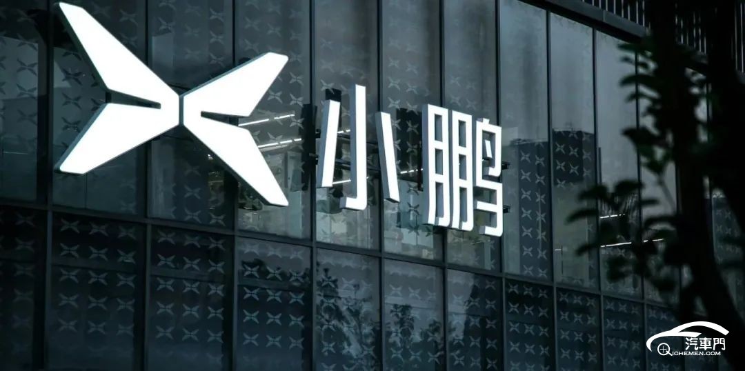 街道上有店鋪的標(biāo)志

AI 生成的內(nèi)容可能不正確。