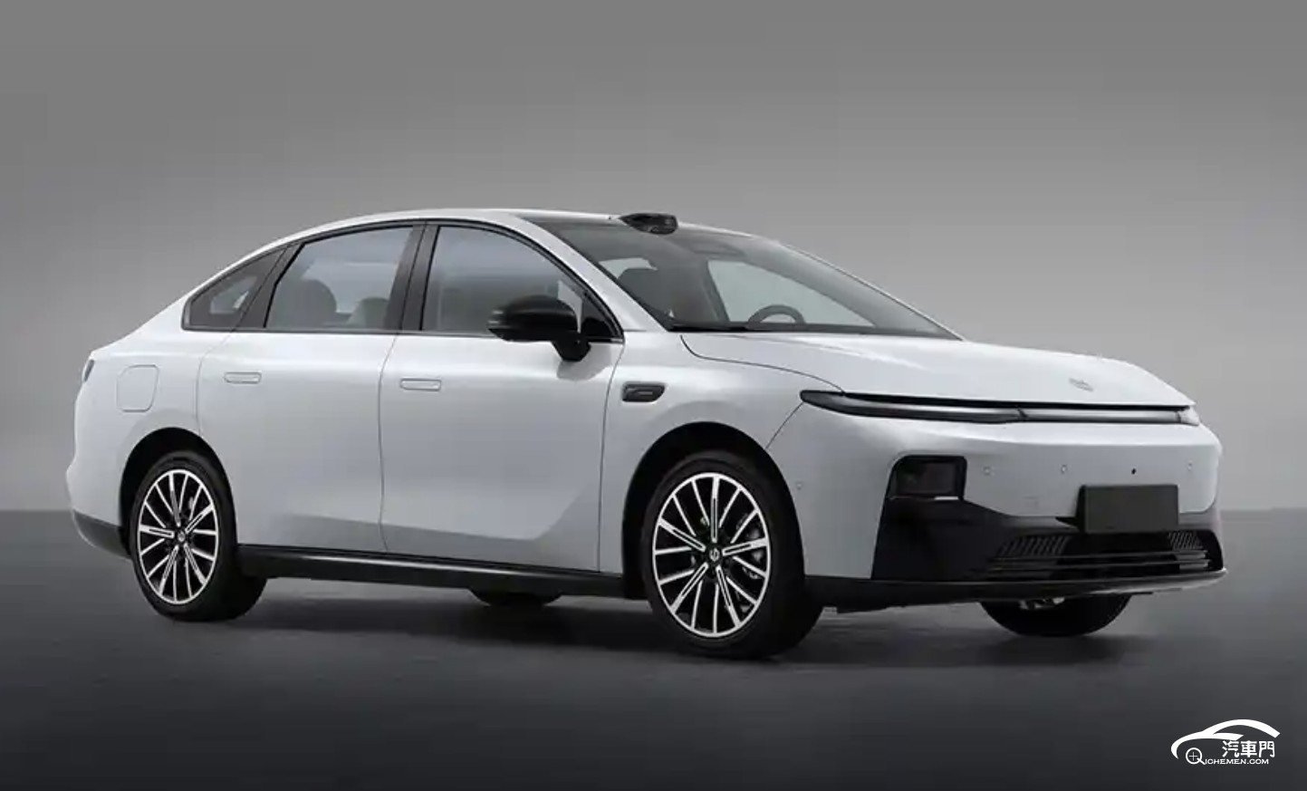 白色的汽車

AI 生成的內(nèi)容可能不正確。