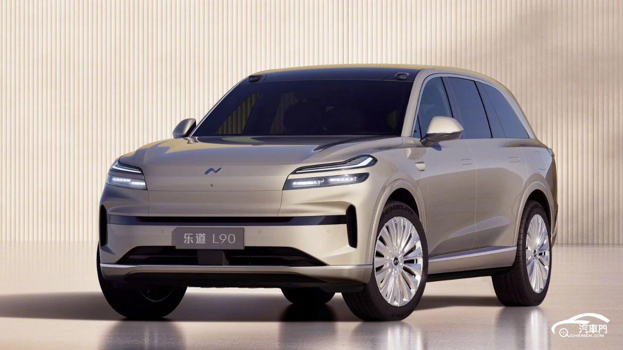 銀色的汽車

AI 生成的內(nèi)容可能不正確。