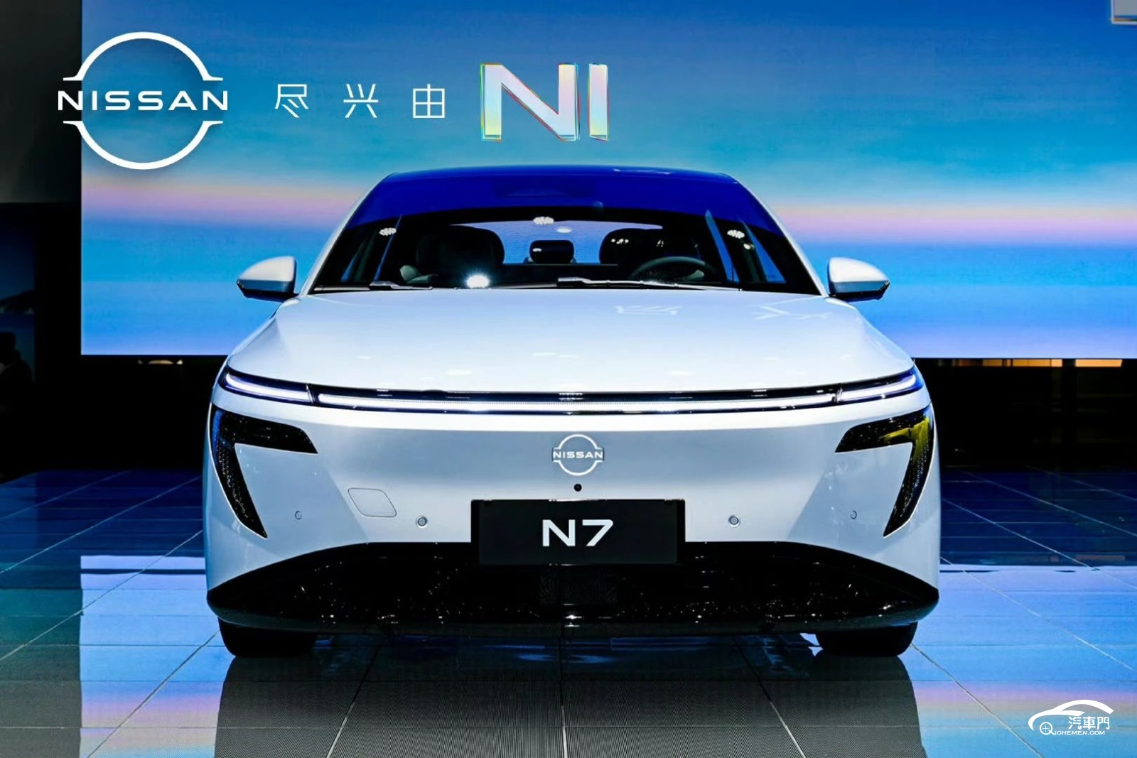藍(lán)色的跑車

AI 生成的內(nèi)容可能不正確。