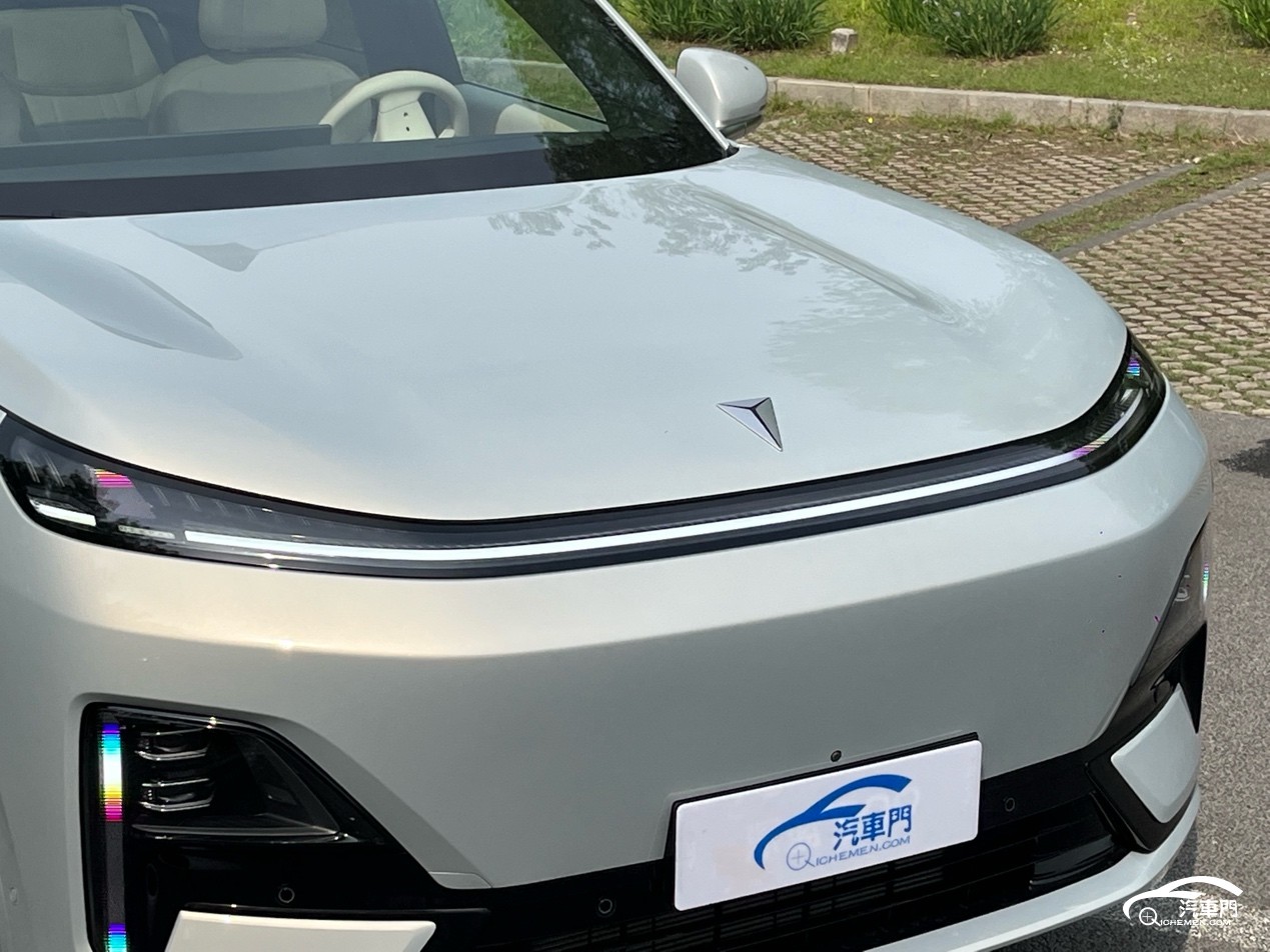 白色的汽車

AI 生成的內(nèi)容可能不正確。