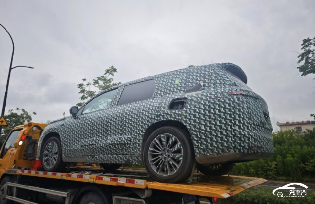 卡車停在路邊

AI 生成的內(nèi)容可能不正確。