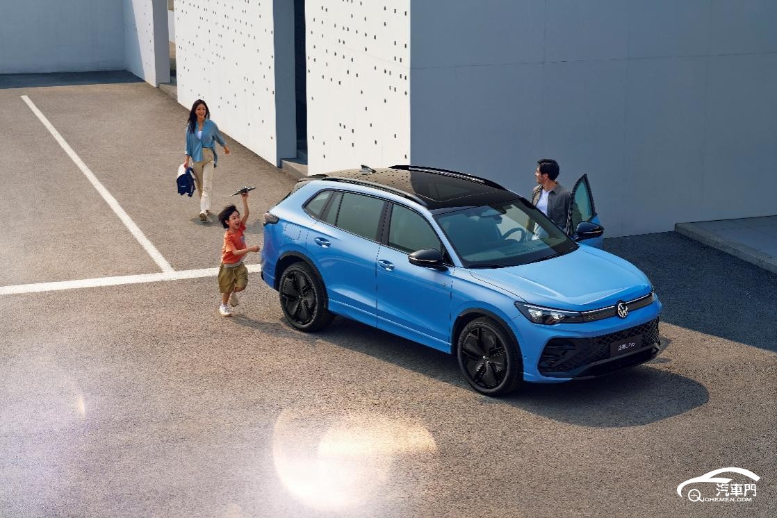 地上有藍(lán)色的汽車

AI 生成的內(nèi)容可能不正確。