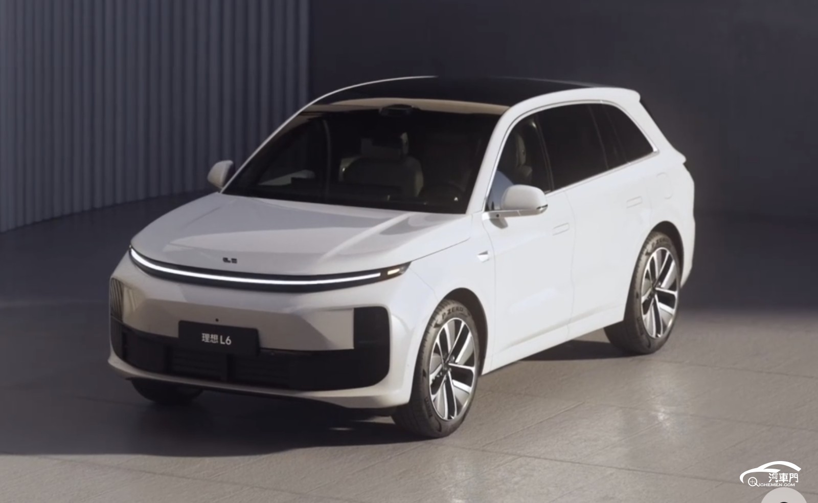 汽車停在路上

AI 生成的內(nèi)容可能不正確。