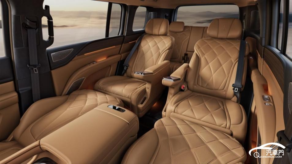 渲染_黑棕內(nèi)飾04