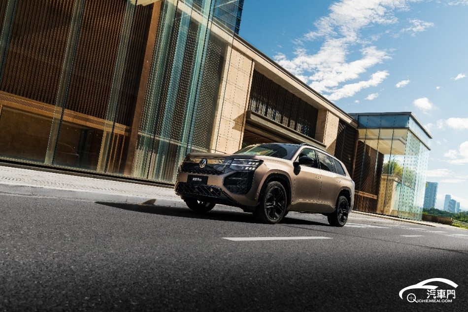 街道邊的彩繪汽車

AI 生成的內(nèi)容可能不正確。