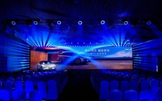 全球首款A(yù)I汽車小鵬P7+首秀亮相