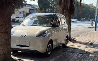 全新五菱宏光MINIEV三門版實車諜照