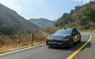 基于800V架構(gòu)打造 極氪007GT實(shí)車曝光