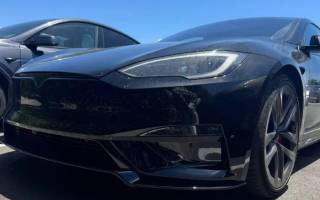 依舊采用屏幕換擋 新款特斯拉Model S Plaid實(shí)車(chē)
